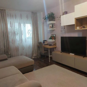 Apartament 3 Camere / Basarabia / Metrou / 2 Bai / An 1984