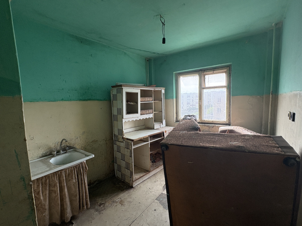 Apartament 3 Camere Aparatorii Patriei metrou 4 minute bloc 1987 2 bai