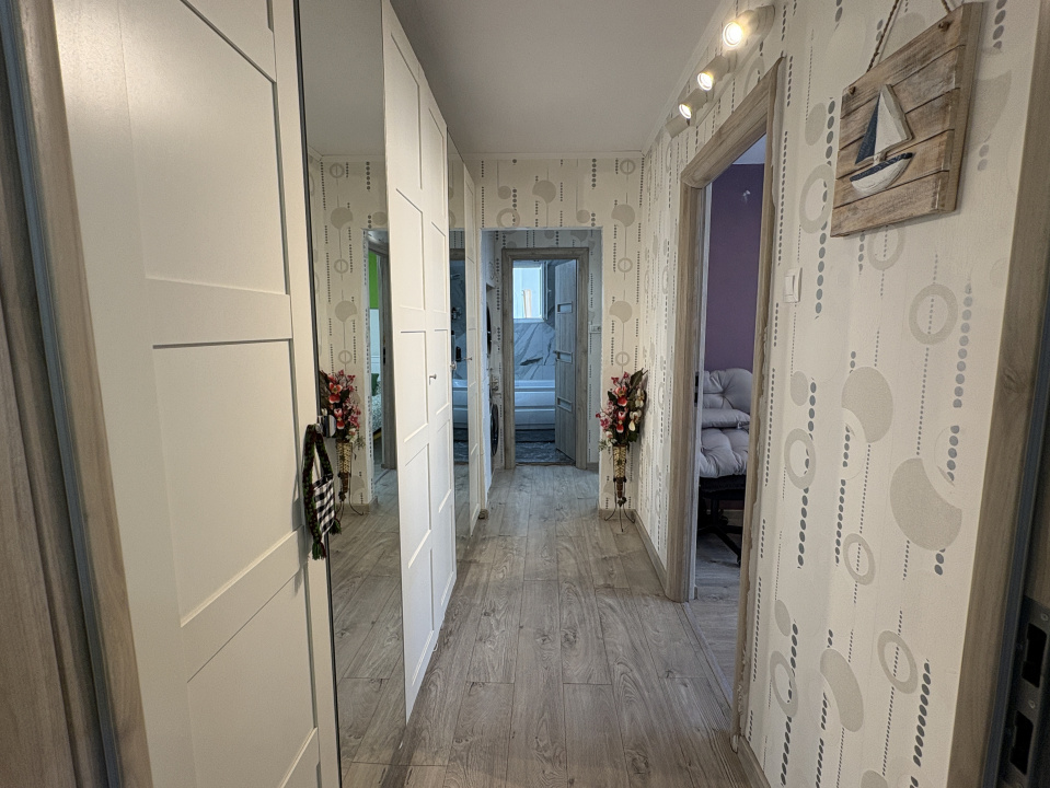 Apartament 3 camere Titan 74 mp renovat bloc anvelopat 