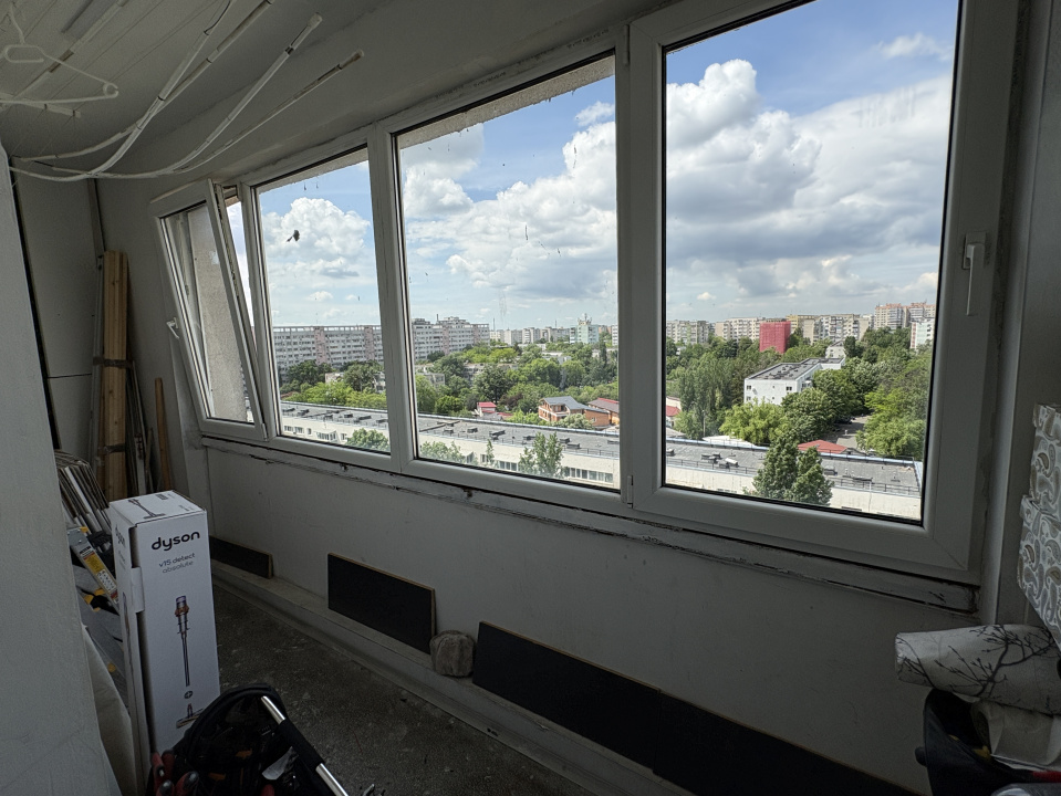Apartament 3 camere Titan 74 mp renovat bloc anvelopat 