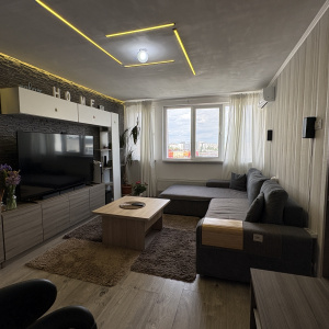 Apartament 3 camere Titan 74 mp renovat bloc anvelopat 