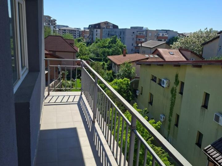 3 Camere Titan - 15 min metrou 1 Decembrie Etaj 3 Centrala Termica