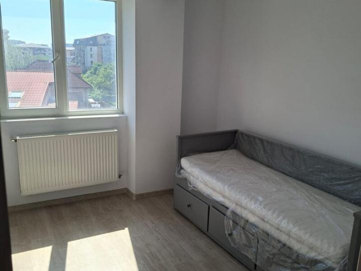 3 Camere Titan - 15 min metrou 1 Decembrie Etaj 3 Centrala Termica