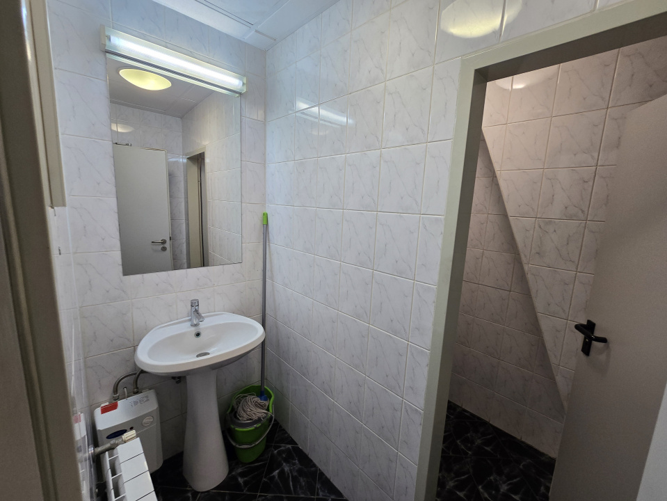 Spatiu Birou | Brancoveanu - Berceni | 3 Camere | 2 Gr. Sanitare