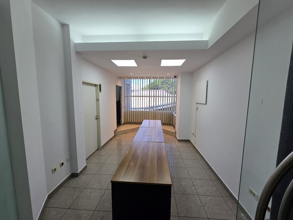 Spatiu Birou | Brancoveanu - Berceni | 4 Camere | 2 Gr. Sanitare | Chicineta