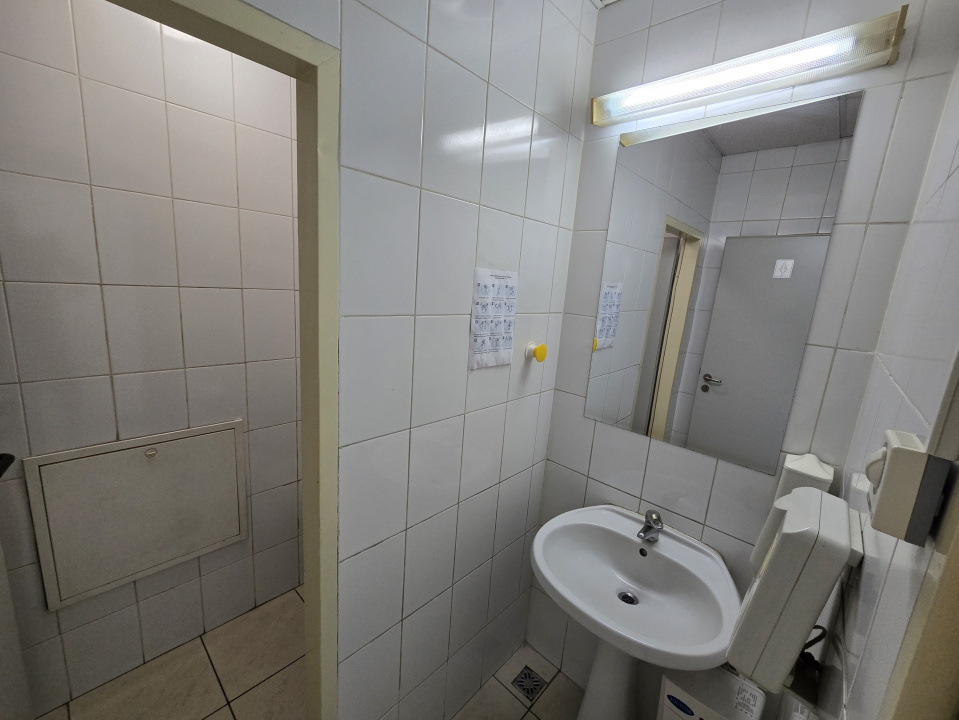 Spatiu Birou | Brancoveanu - Berceni | 4 Camere | 2 Gr. Sanitare | Chicineta