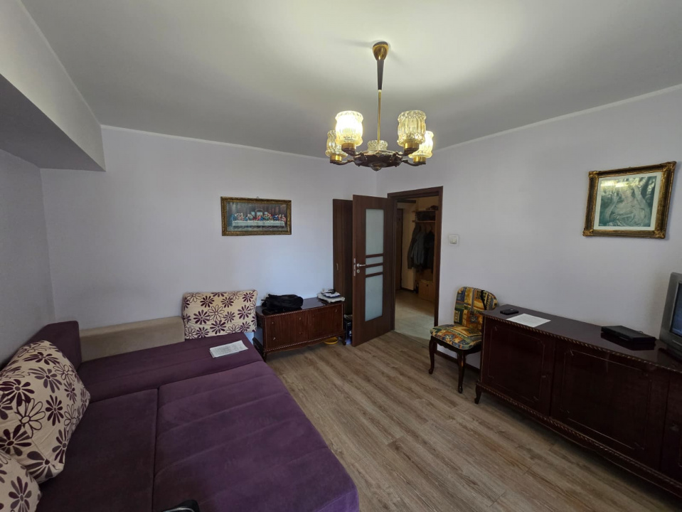 Apartament 3 camere Militari Gorjului Pacii balcon decomandat 77mp