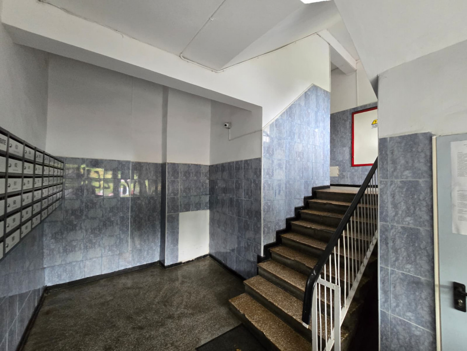 Apartament 3 camere Militari Gorjului Pacii balcon decomandat 77mp