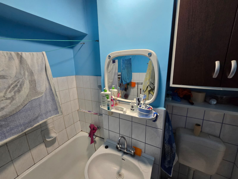 Apartament 3 camere Militari Gorjului Pacii balcon decomandat 77mp