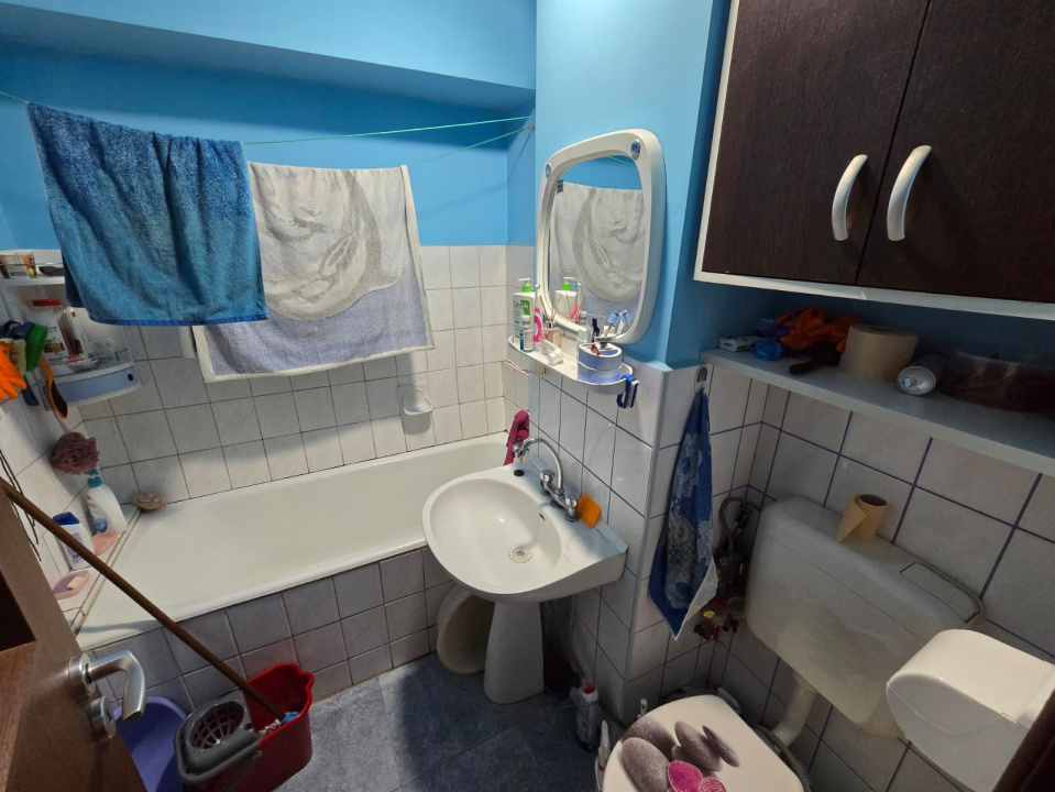 Apartament 3 camere Militari Gorjului Pacii balcon decomandat 77mp