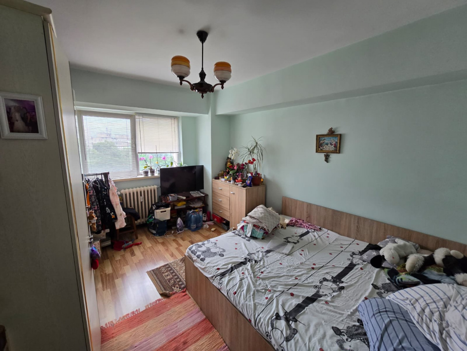 Apartament 3 camere Militari Gorjului Pacii balcon decomandat 77mp