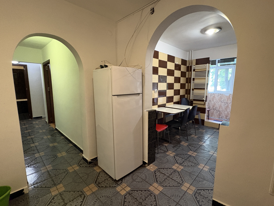 Apartament 3 Camere Aparatorii Patriei - Decomandat -Metrou
