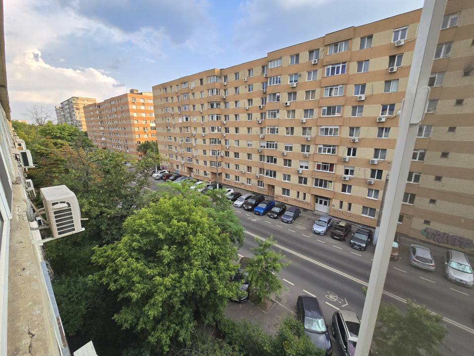 Apartament 2 camere Crangasi Constructorilor 47mp balcon metrou