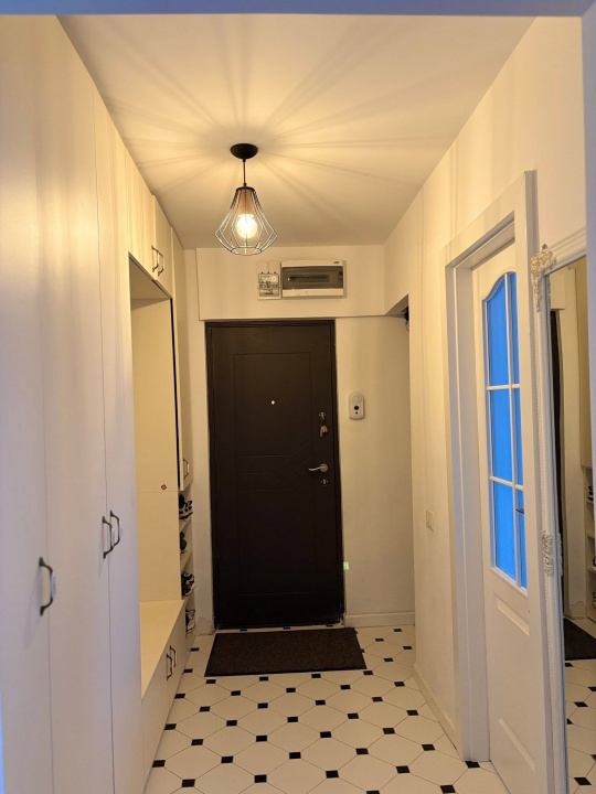 Apartament 3 camere Lujerului Militari etaj 1 renovat metrou bloc izolat