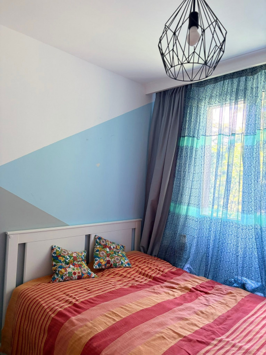 Apartament 3 camere Lujerului Militari etaj 1 renovat metrou bloc izolat