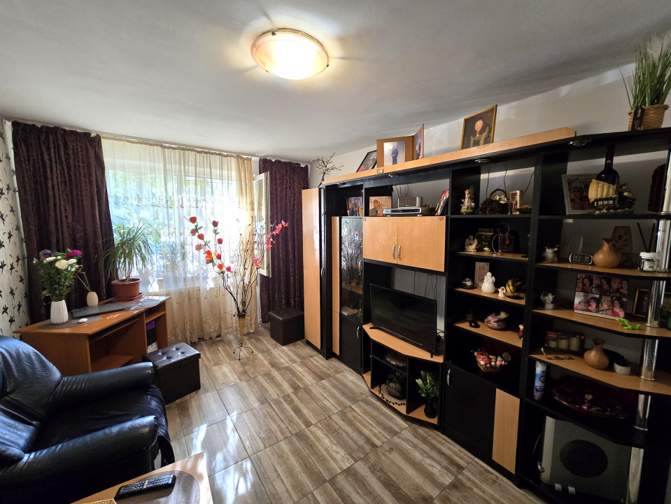 Apartament 3 camere decomandat Soseaua Salaj Petre Paun 2 bai 66.11 mp mobilat 
