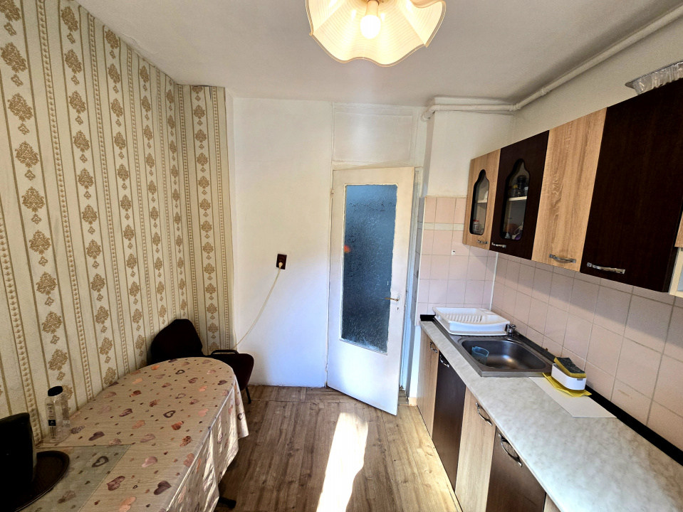 Apartament 3 camere decomandat Soseaua Salaj Petre Paun 2 bai 66.11 mp mobilat 