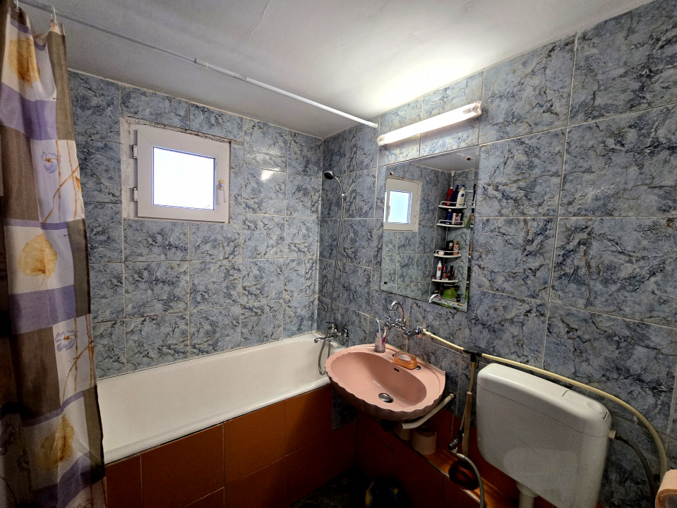 Apartament 3 camere decomandat Soseaua Salaj Petre Paun 2 bai 66.11 mp mobilat 