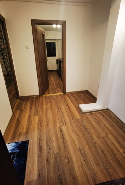 Garsoniera Aparatorii Patriei 4 min metrou 41 mp decomandata etaj 4