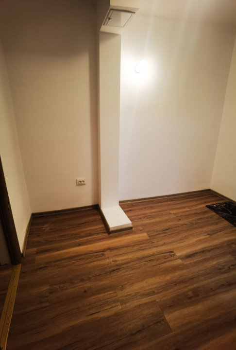 Garsoniera Aparatorii Patriei 4 min metrou 41 mp decomandata etaj 4