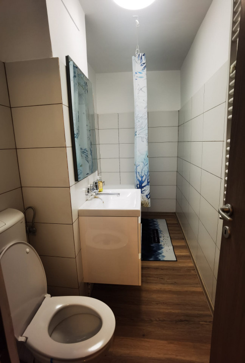 Garsoniera Aparatorii Patriei 4 min metrou 41 mp decomandata etaj 4