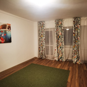 Garsoniera Aparatorii Patriei 4 min metrou 41 mp decomandata etaj 4