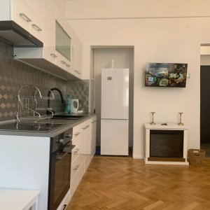 Apartament 3 Camere /Piata Unirii/ Metrou / Centrala proprie/ Metrou